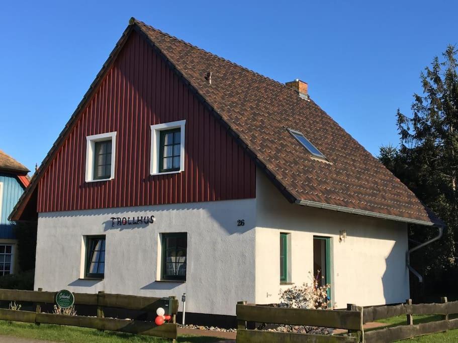 Trollhus - Grosses Familienfreundliches Ferienhaus Борн Экстерьер фото